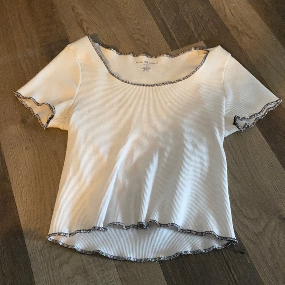 brandy Melville white tee with black stitching